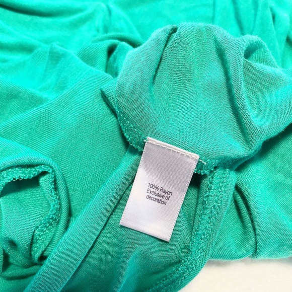 Jennifer Lopez Women’s Surplice Sleeveless Top - Picture 11 of 12